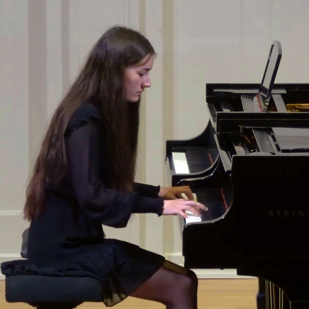 Angie Carlson, playing solo
