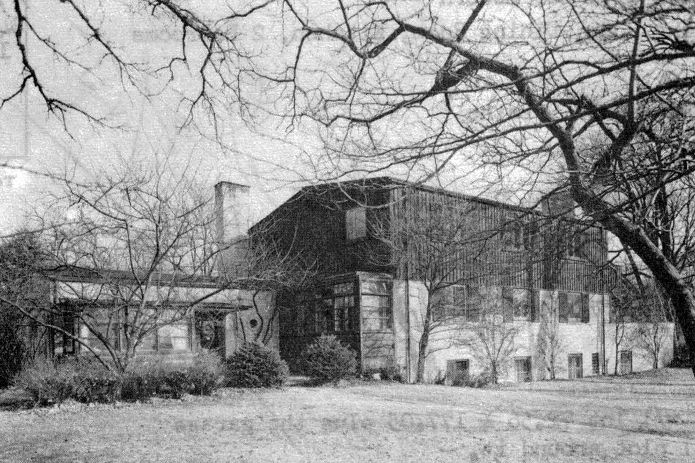 Winnetka Farmhouse