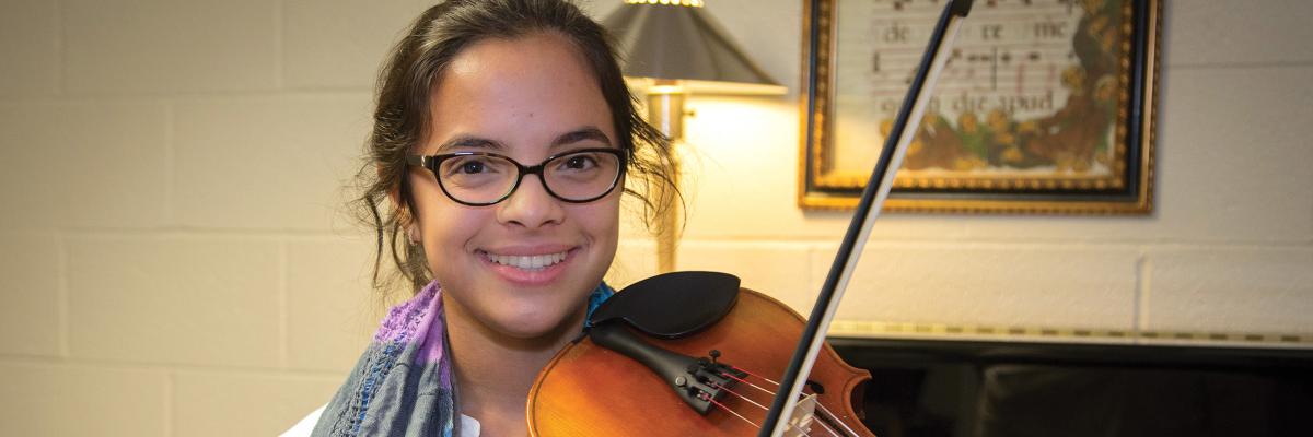 MIC female youth violinist - lessons and classes 