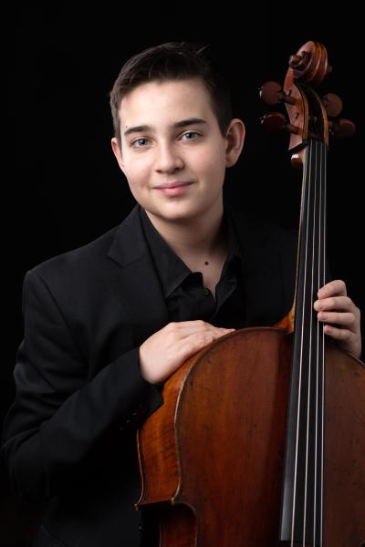 Music Institute Academy member, Jan Vargas-Nedvetsky