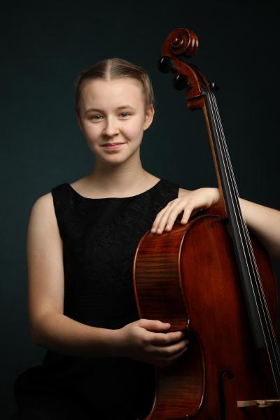 Music Institute Academy member, Katarina Kenney