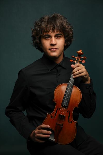 Music Institute Academy member, Neal Eisfeldt