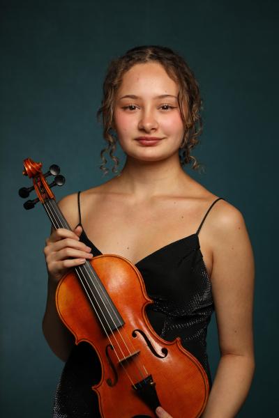 Music Institute Academy member, Paloma Furst Chavira