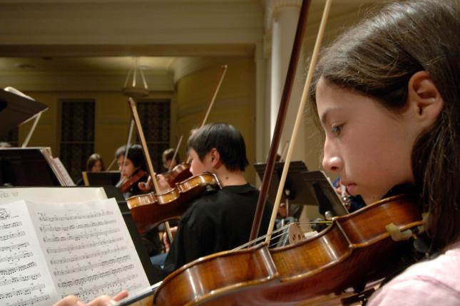 Music Institute of Chicago youth orchestra violinist