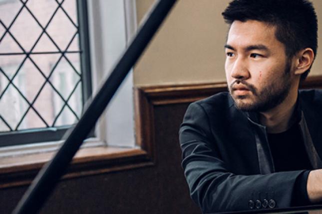 Alumnus Conrad Tao performs with Grant Park Symphony