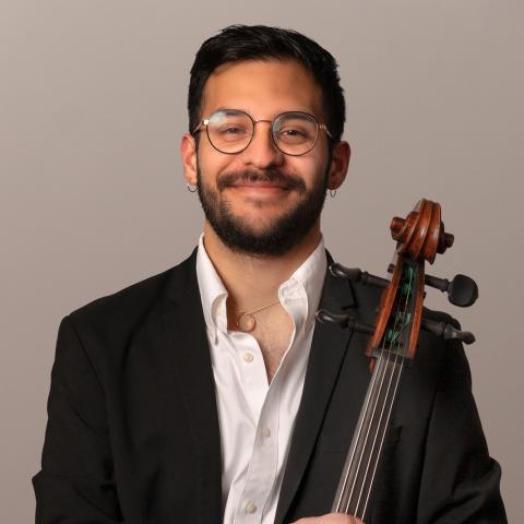 Music Institute Cello Faculty member, Everardo Sanchez